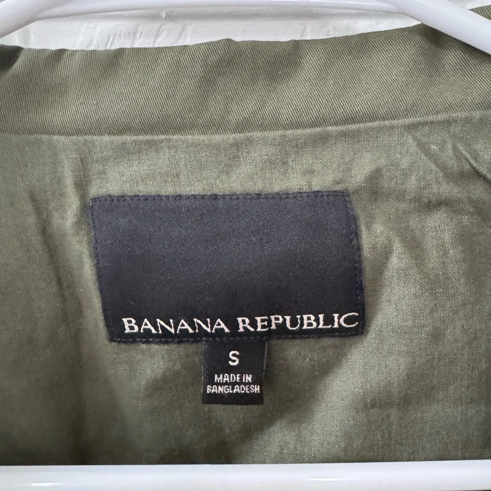 Banana Republic Olive green cropped utility jacket, size small, like new - Picture 3 of 3